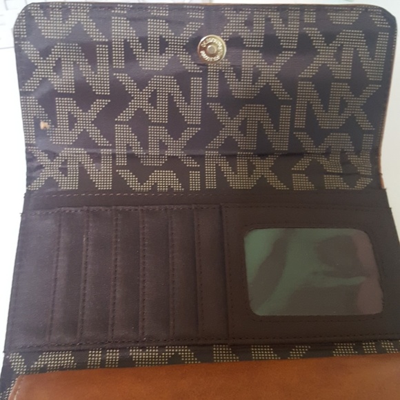 Wallet - Picture 3 of 7